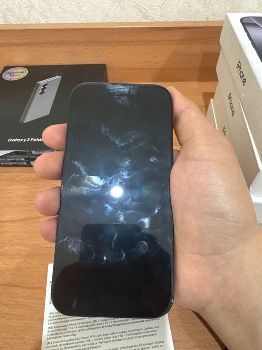 iPhone 16 pro Black titanium 256 GB