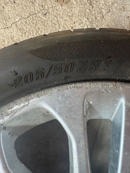Roți Volvo în stare bună