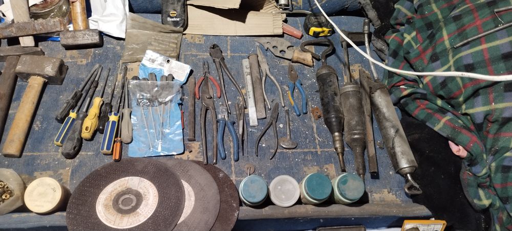 Продаются инструменты