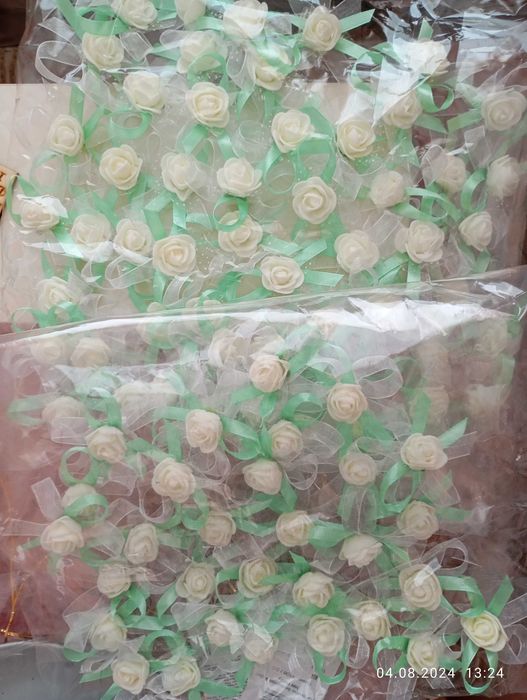 Сватбени бутониери цвят мента