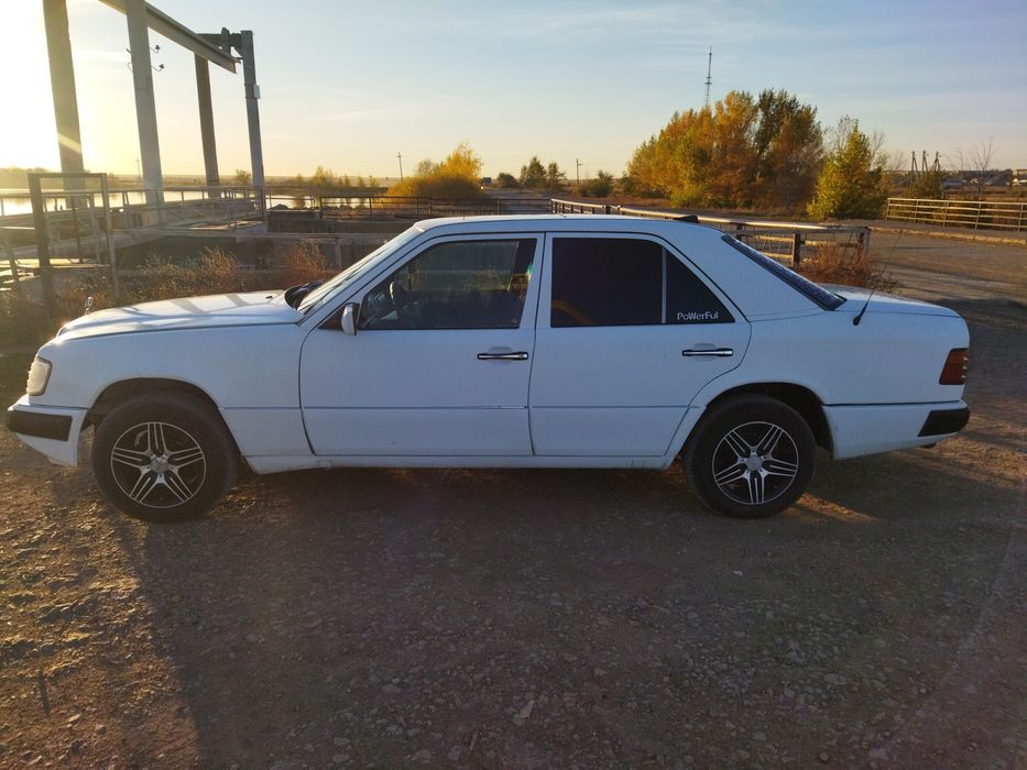 Продам мерседес Е200.