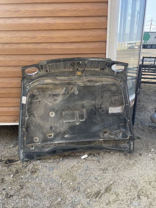 Капот от toyota progres