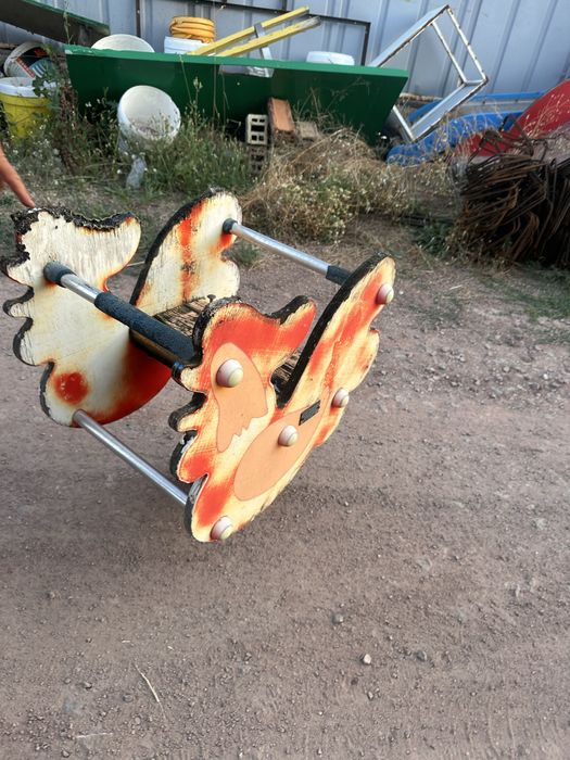 Детски клатушки, люлки и пързалка