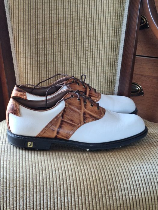 Vând Pantofi pentru golf Foot Joy