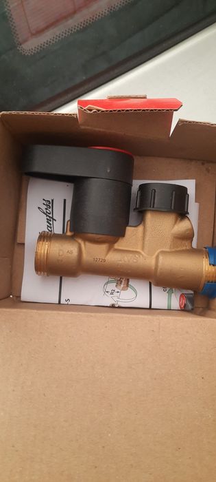 Регулиращ вентил за парно отопление