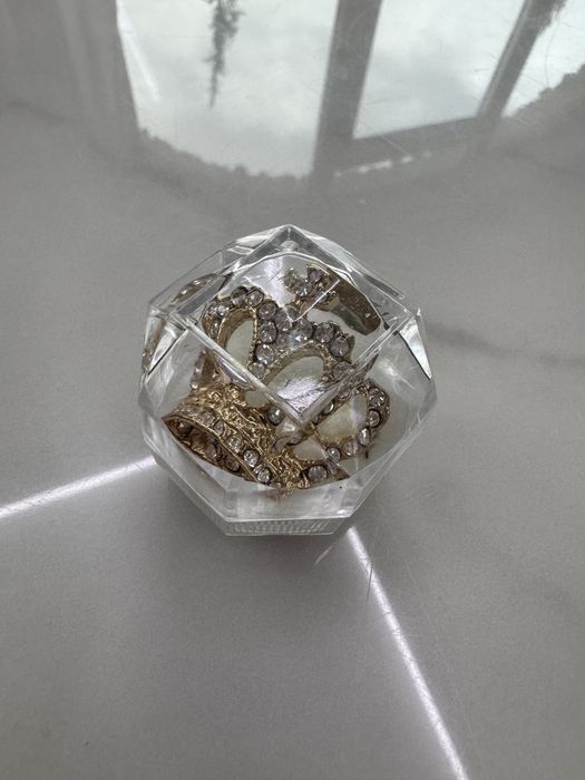 Брошка златиста корона