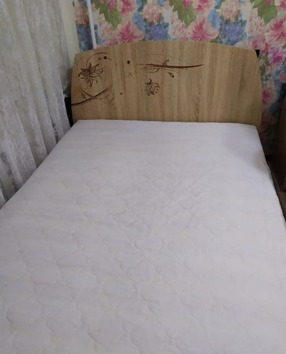 Продам спальный гарнитур