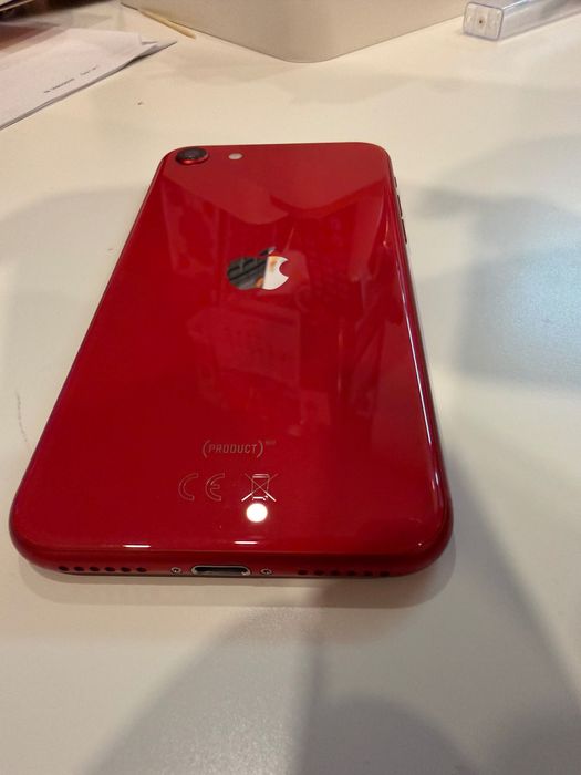 iPhone SE  128GB RED