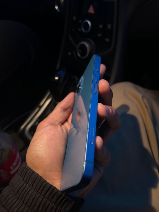 Продам Айфон 13 128гб