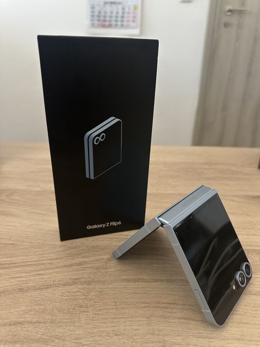 Samsung Galaxy Z Flip 6 256Gb 3 години пълна гаранция