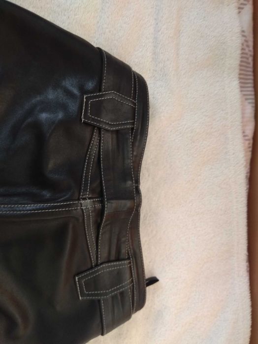 Черен кожен панталон от естествена агнешка кожа