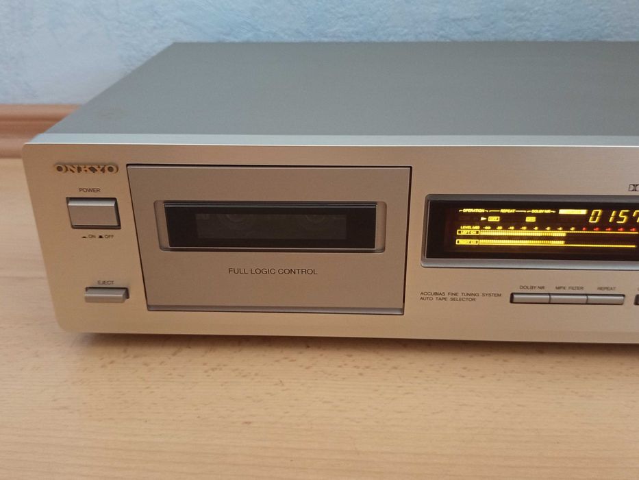 Колекционерски дек Onkyo TA-6211