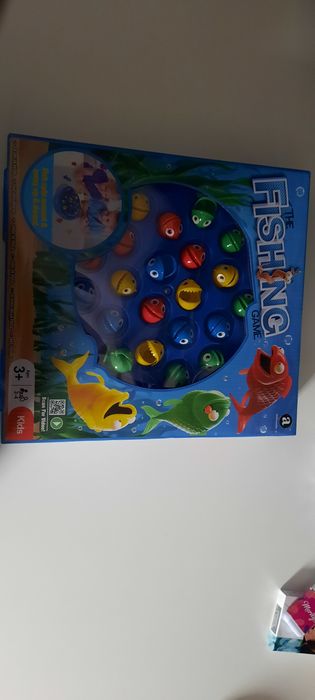 Детска игра с ловене на рибки