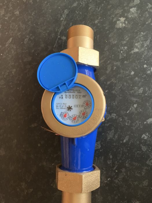 Suv uchochik har xil razmerda