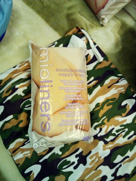 Продавам еднократни подложки и торбичка