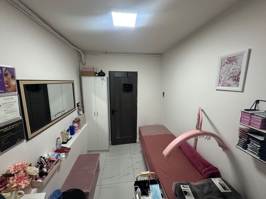 Închiriez cameră în salon de înfrumusețare- iasi