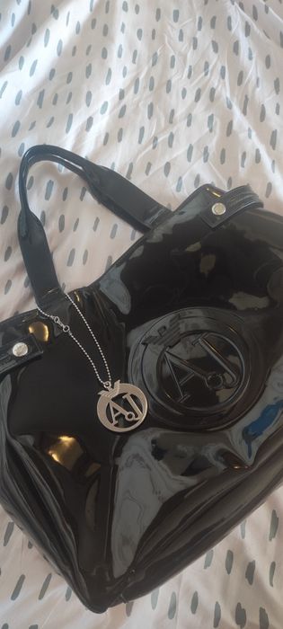 Armani Jeans оригинална дамска лачена чанта