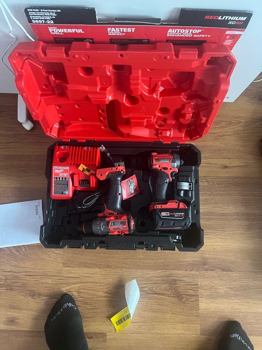 Milwaukee M18 Безчетков  Винтоверт, Дрелка