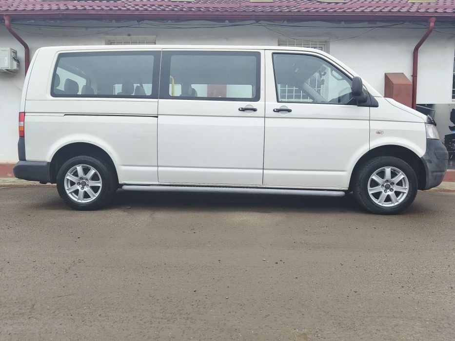Autoturism VW Transporter T5, lung, 1.9 TDI, euro 4, 102 CP, 9 locuri
