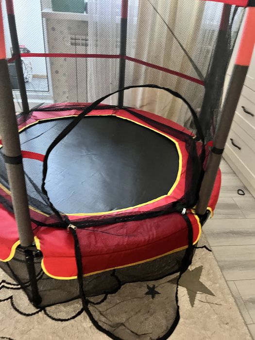 продаю батут почти новый