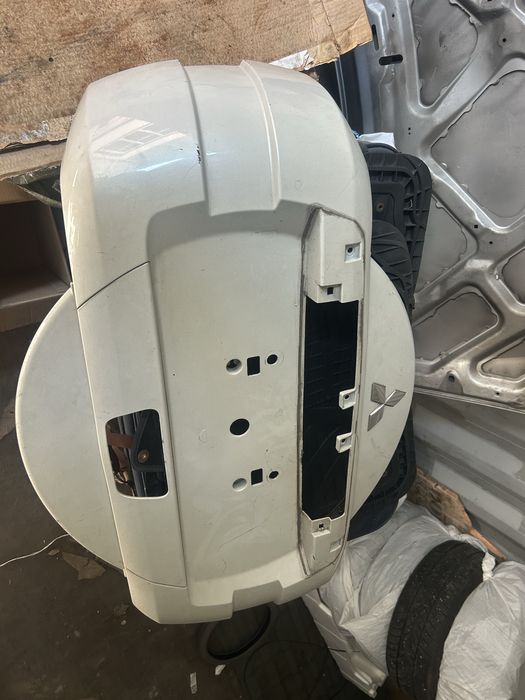 Калитка на запаску pajero 4