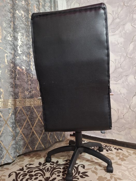Продам кресло офисная