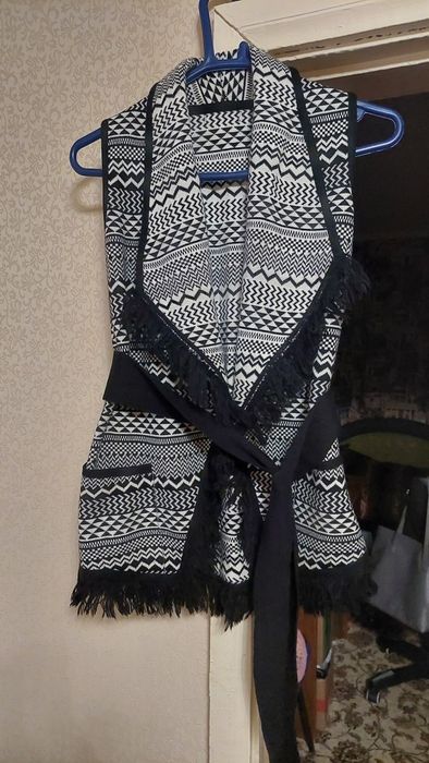 Женская одежда платья кофты