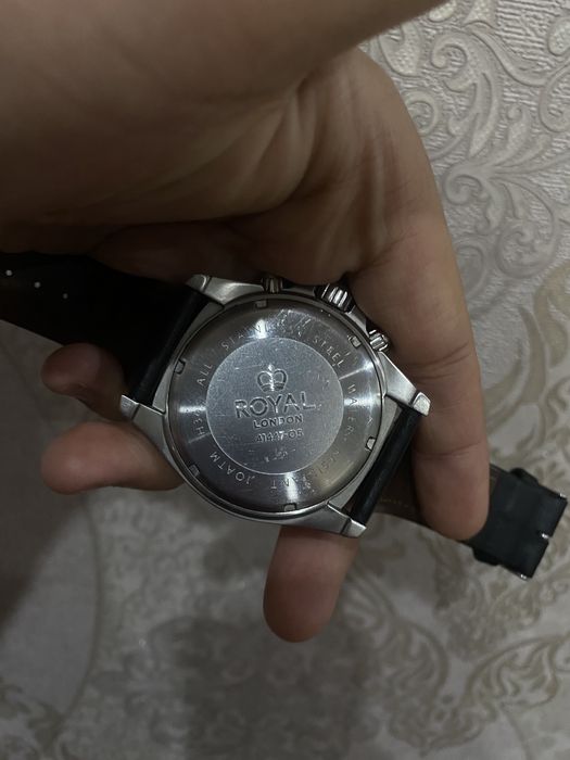 Часы Royal London