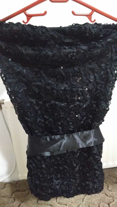 Черна рокля с колан