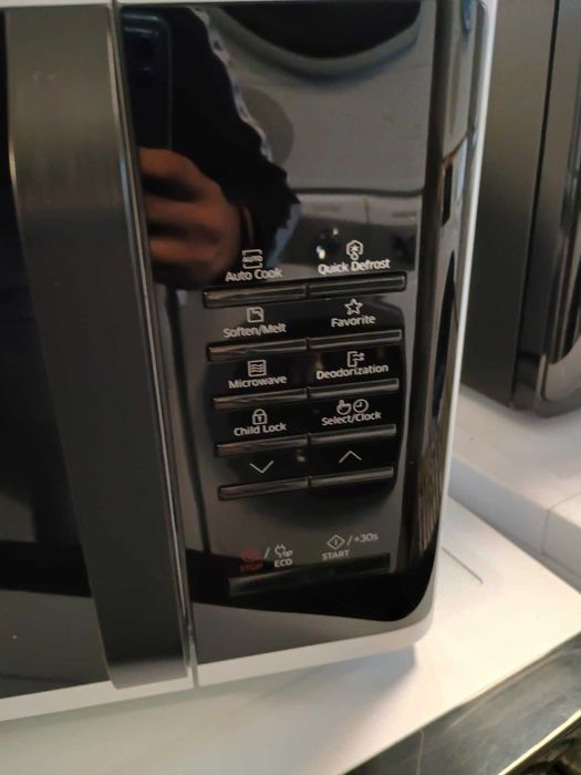 Чисто нова Бяла Микровълнова фурна Samsung 24 месеца гаранция