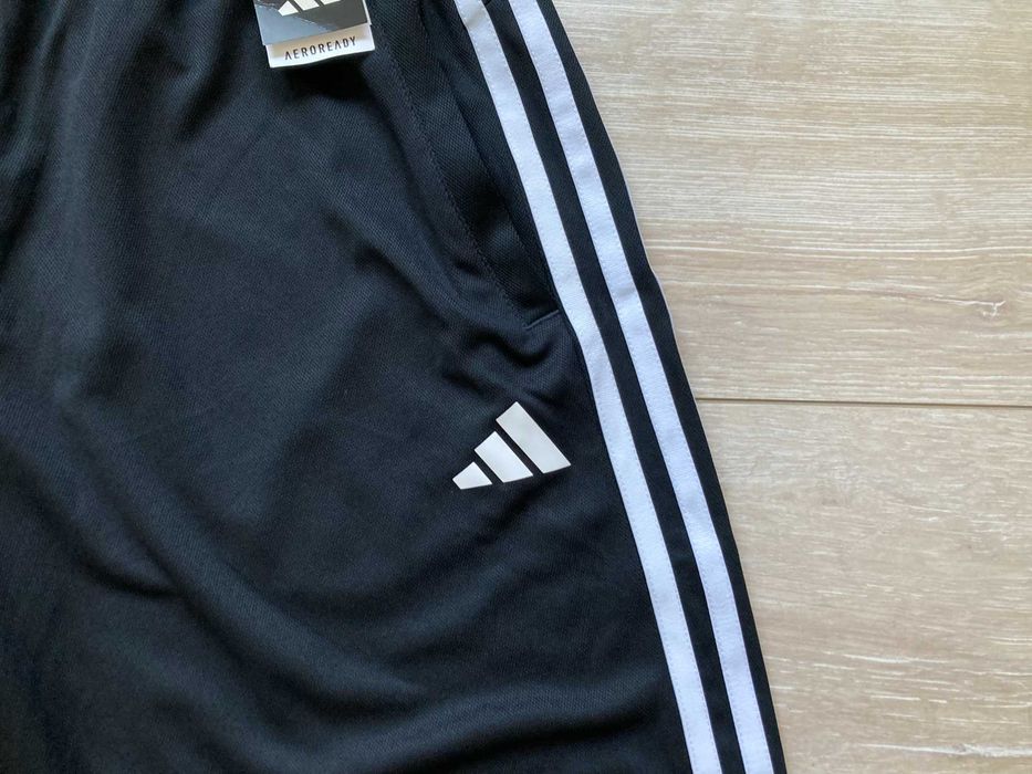 НОВИ Adidas TRAIN ESSENTIALS PIQUÉ 3-STRIPES мъжки къси панталони къс панталон шорти М