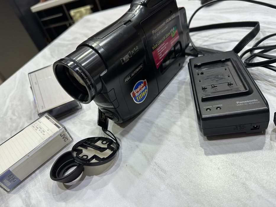 Panasonic RX10 slim palmcorder