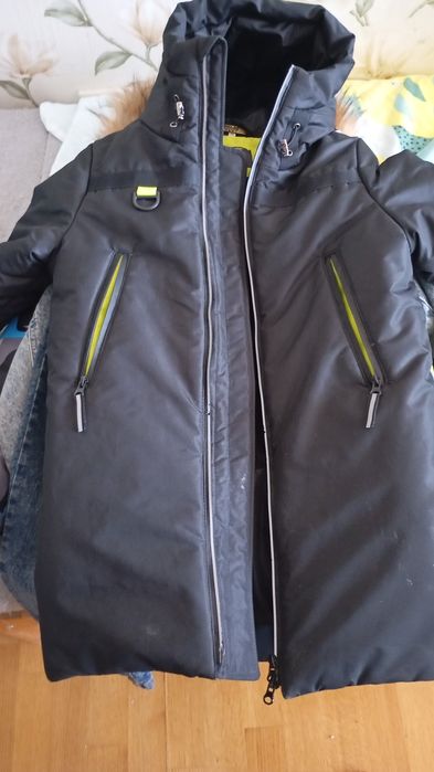 Продам куртку удлиненную демисезон для мальчика бу почти новая