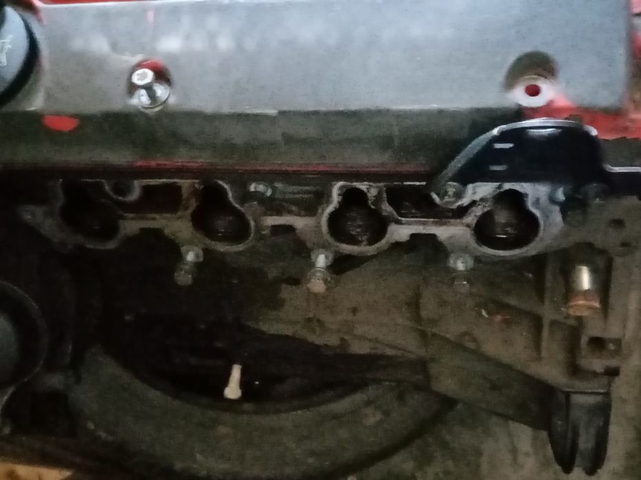 Запчасти по двигателю и сам двс