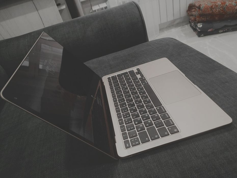 MacBook Air m1 8/256