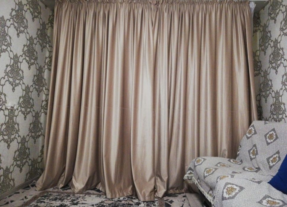 Продаю шторы велюр бежевый