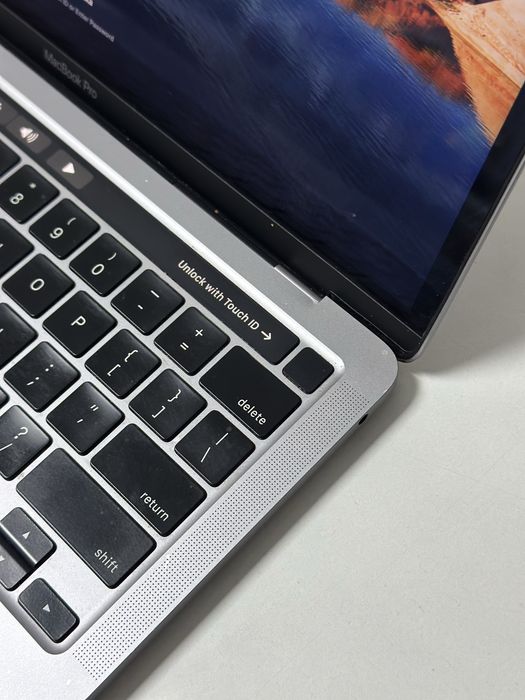 Macbook Pro 2020 срочно!