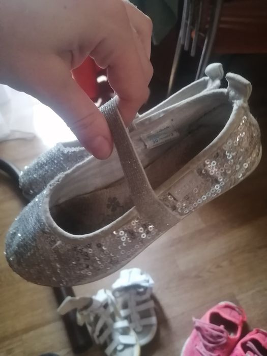 Обувь для девочки за всё 1000тг