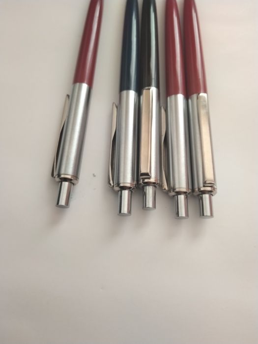 Продавам нови автоматични химикалки от времето на 1985 г.