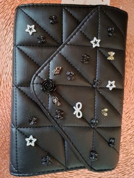 Чисто нова бутикова дамска малка чанта