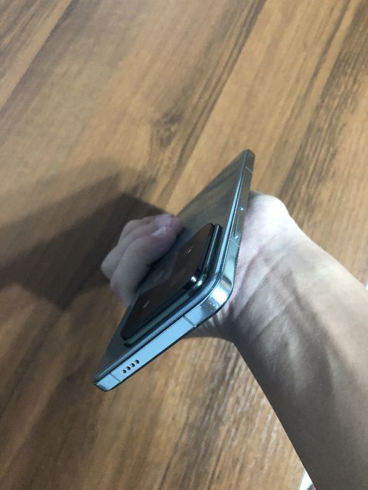 Xiaomi 14 Pro в хорошем состоянии