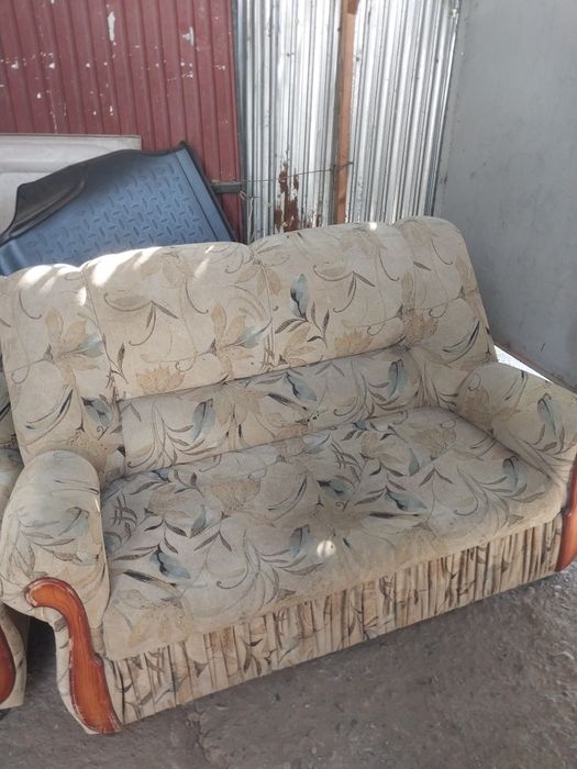 Отдам два кресла идиван