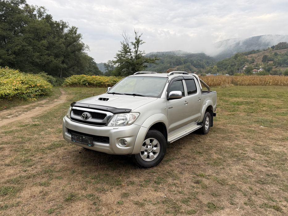 Toyota hilux  2.5/ 144 cp