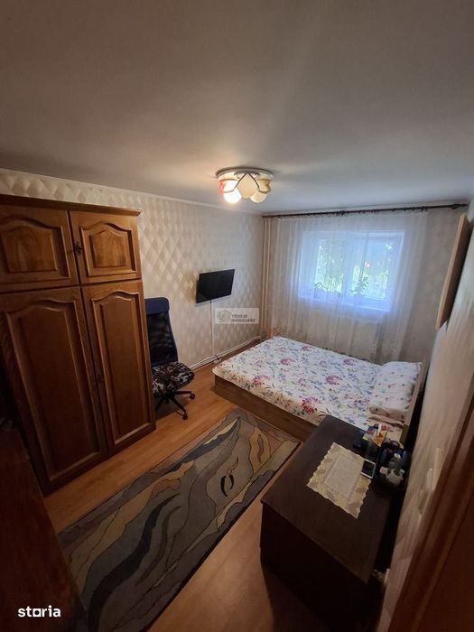 Apartament de 4 camere+ 1 /etaj 2/125mp /Independentei/Focsani/Finante