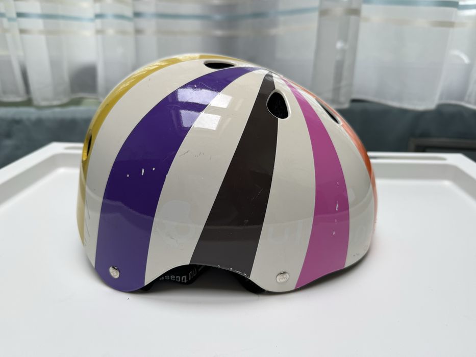Cască Nutcase Street Gen3 Rainbow Stripe – bicicletă / skate
