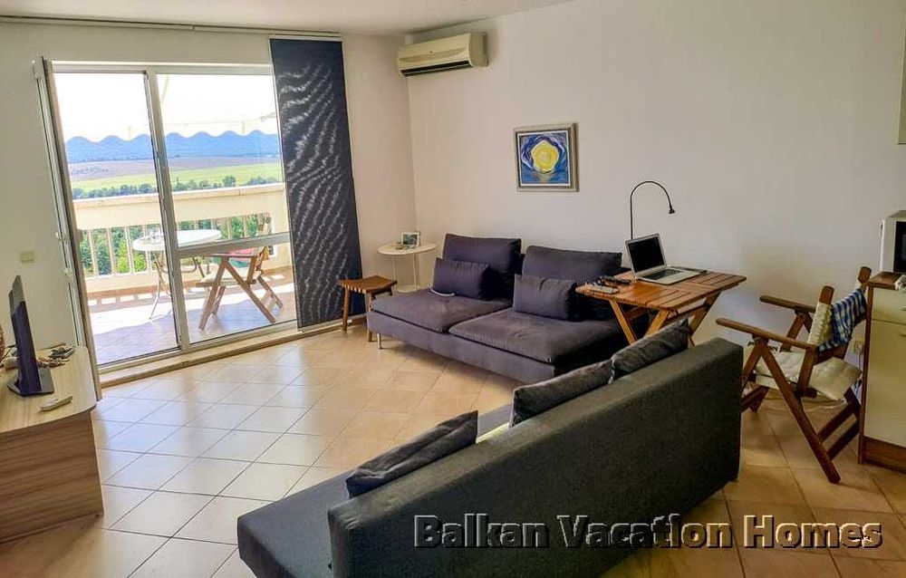 Двустаен апартамент с гледка море в Бяла