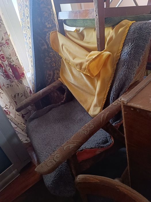 Кресло сотилади 1 та