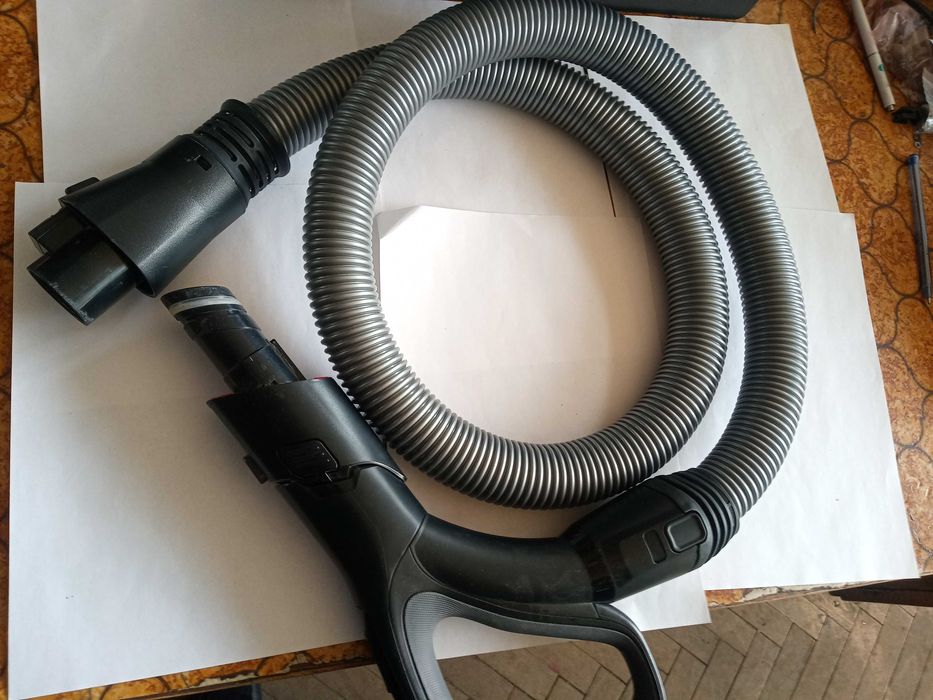 маркуч и накрайници за прахосмукачка-25лв.