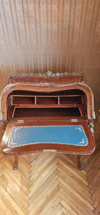 Birou tip secretaire, în manieră Louis XV