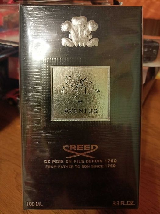 Vand parfum original sigilat Aventus de la marca Creed